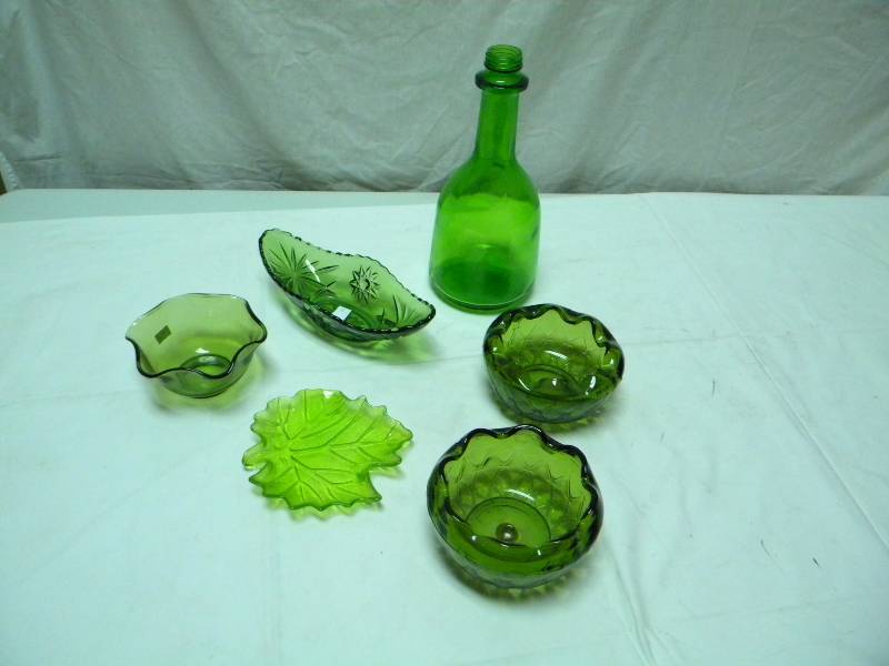 lot 265 image: Green Glass Lot