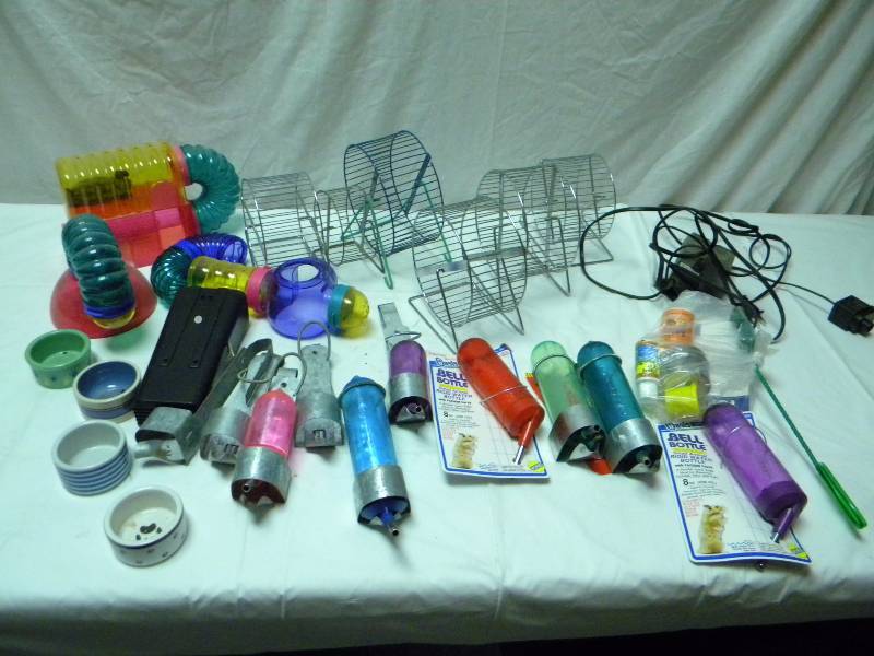 lot 278 image: Hamster Cage Lot