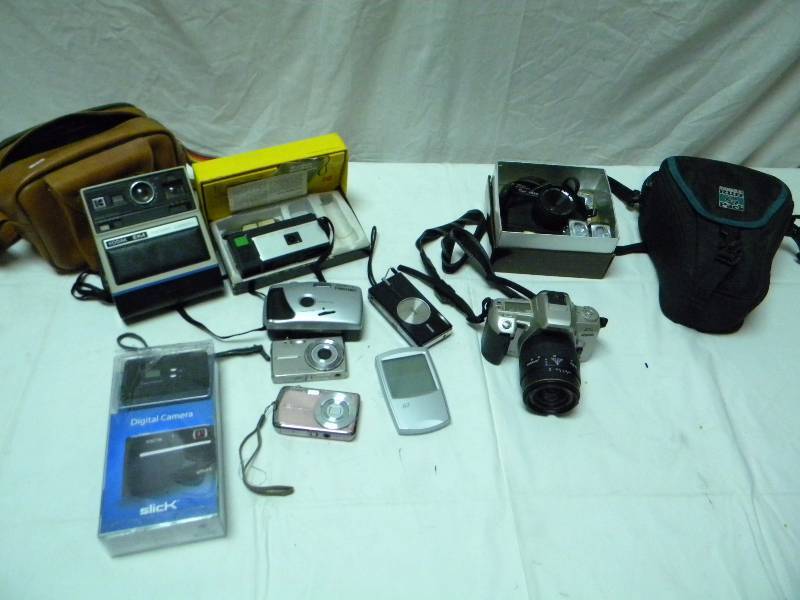 lot 285 image: Vintage Camera Lot