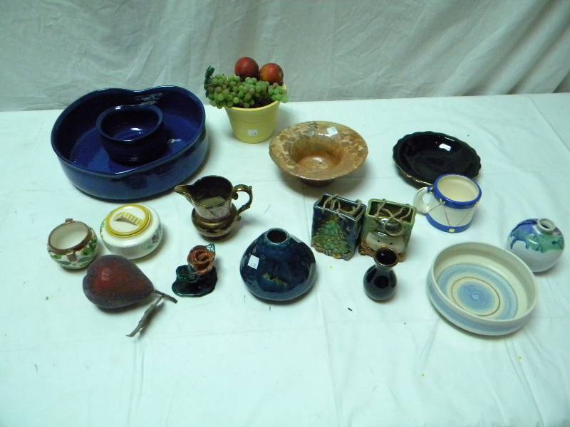 lot 293 image: Pottery Lot