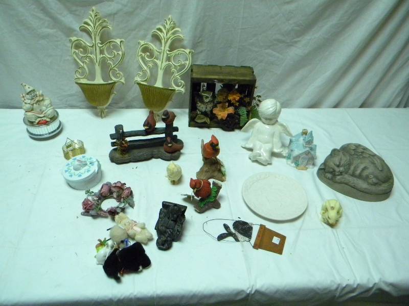 lot 295 image: Home Decor Lot