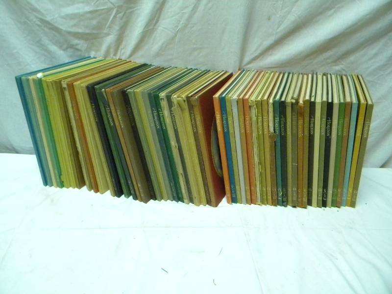 lot 303 image: Horizon of the Arts Book Collection