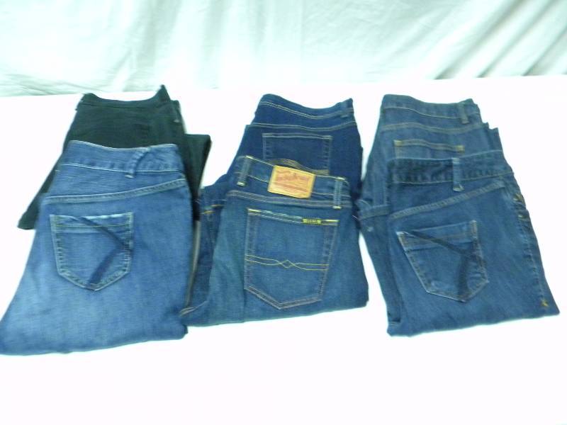 lot 313 image: Womens Jeans Lot