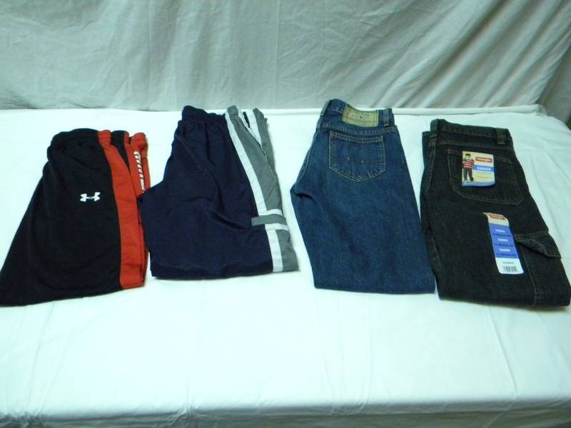 lot 324 image: Boys Pants Lot