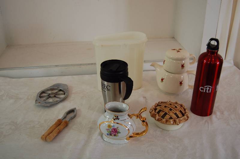 Assorted Kitchenware