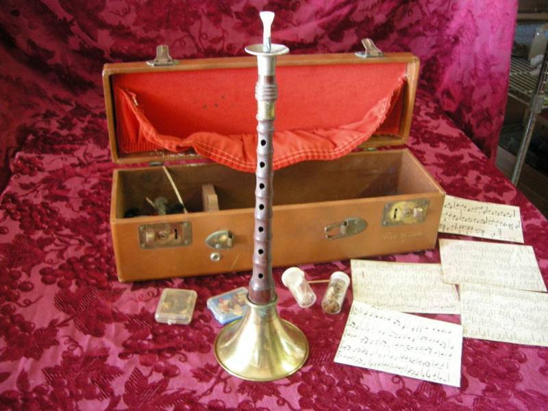 Vintage Reeded Horn