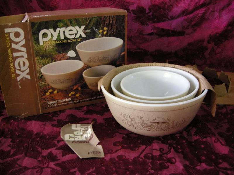 Pyrex Bowl Set