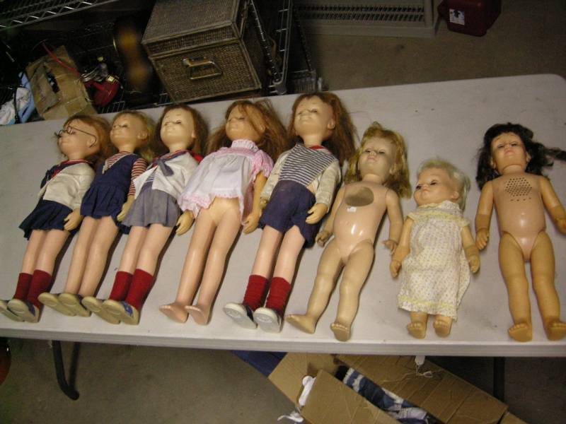 8 Chatty Dolls