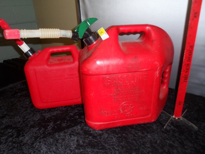 lot 15 image: Lot of 2 gas cans