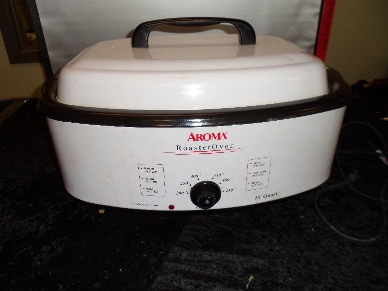 lot 23 image: Large roaster