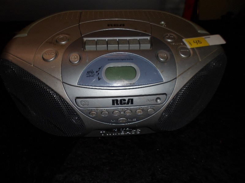 lot 40 image: RCA cassette CD player