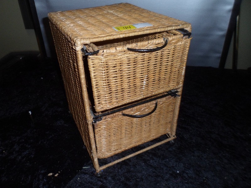 lot 44 image: Wicker 2 drawer organizer