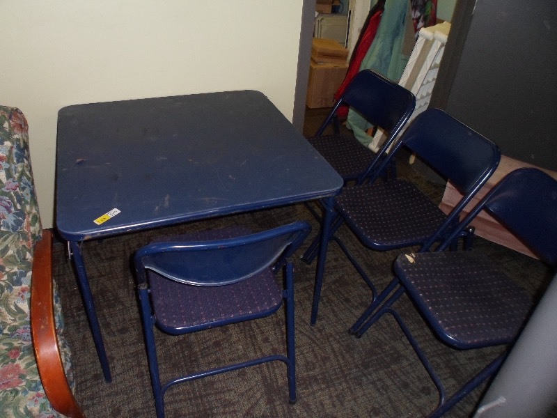 lot 50 image: Card Table w4 Chairs