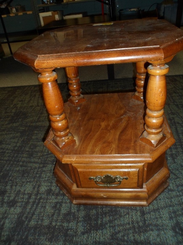 lot 52 image: Octagon Shaped End Table