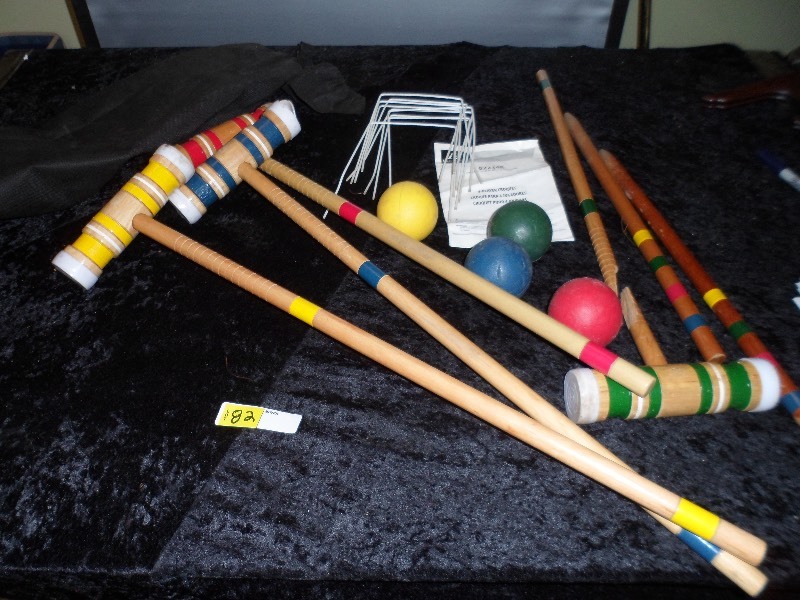 lot 82 image: Croquet Set
