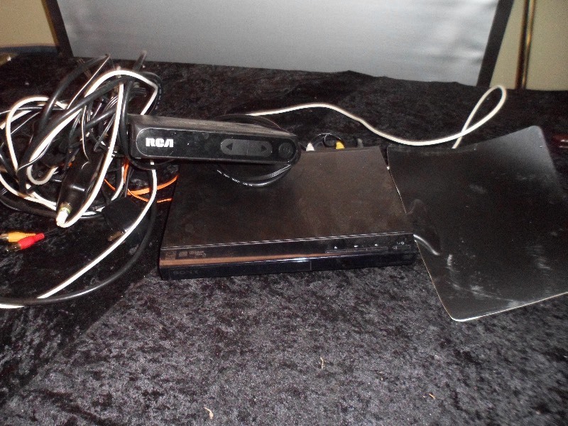 lot 93 image: Sony DVD Player and RCA Convertor Box