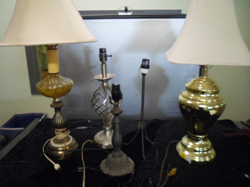 lot 95 image: Lot of 5 Table Lamps
