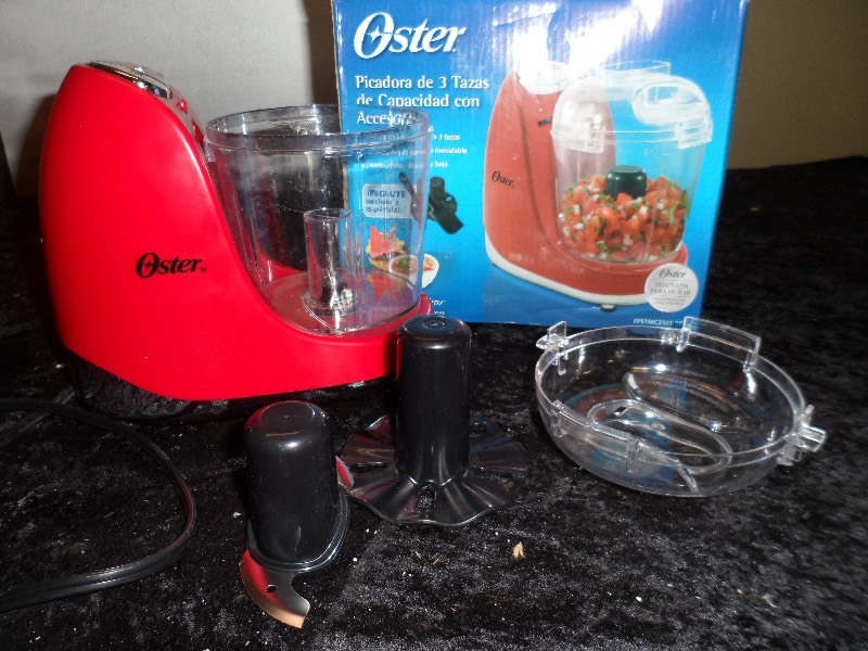 lot 100 image: Oster 3 cup Chopper waccessories