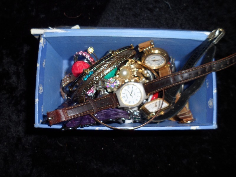 lot 105 image: Lot of Jewelry & Watches