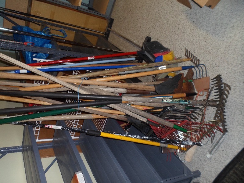 lot 119 image: Large Garage Lot