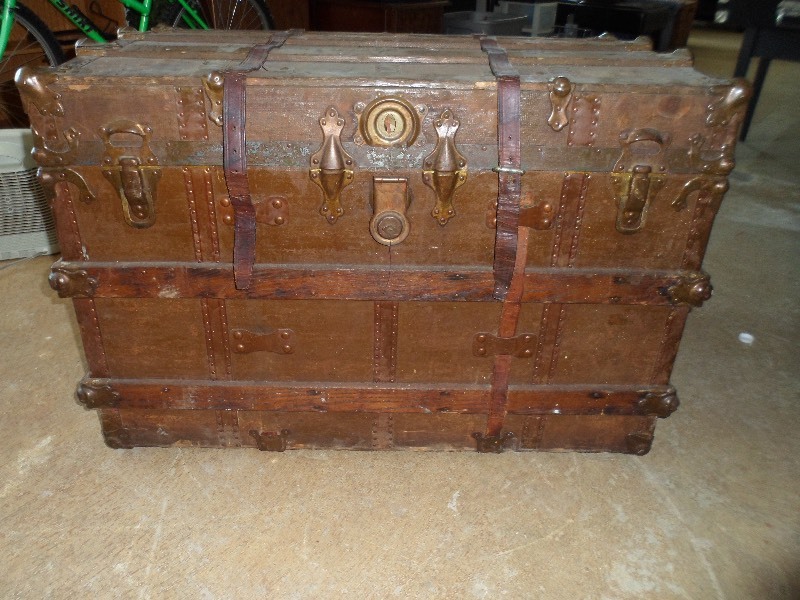 lot 121 image: Antique Steamer Trunk