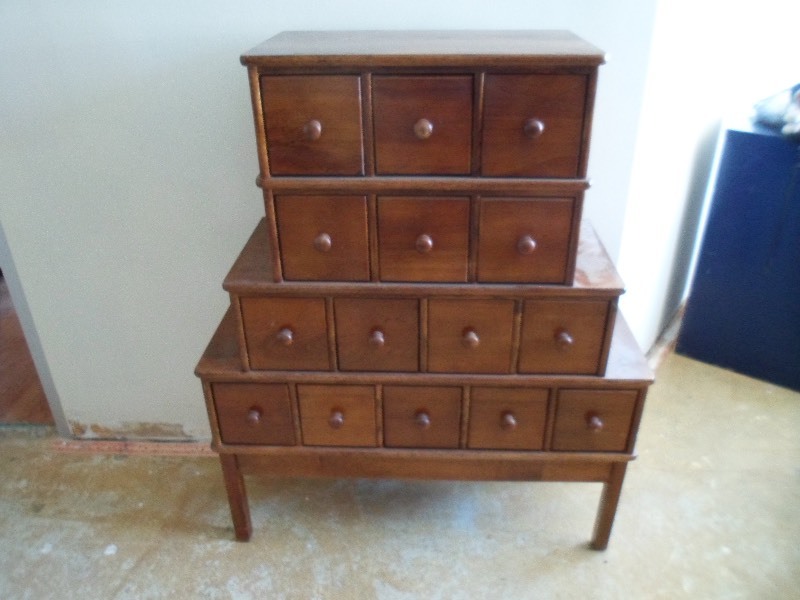 lot 122 image: Four Tier Pyramid Cabinet