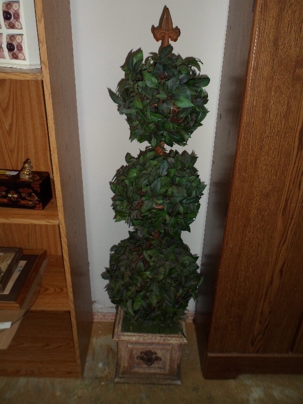 lot 144 image: Artificial Topiary