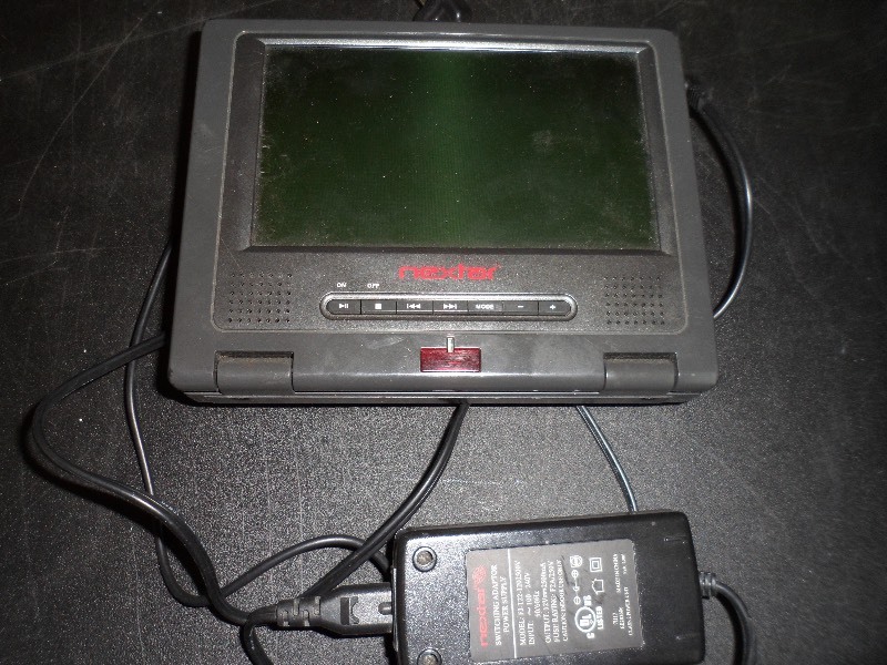 lot 159 image: Nextar Portable DVD Player wCharger