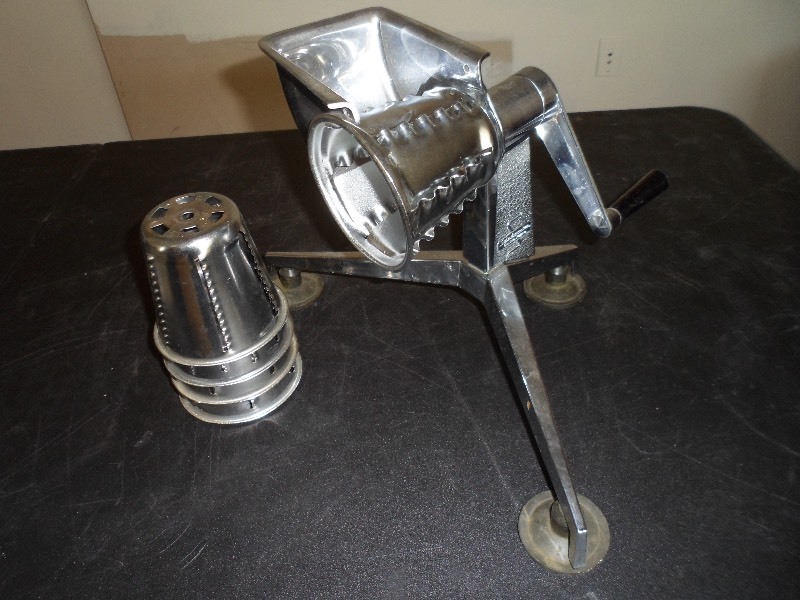 lot 163 image: Large Salad Shooter