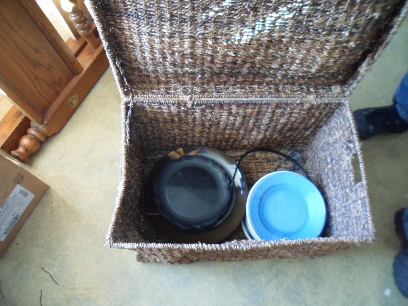 lot 170 image: Large Basket with Dinnerware