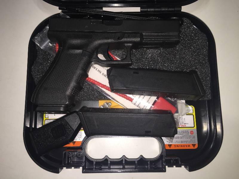Glock 22 Gen 4 Semi-auto .40 cal Pistol