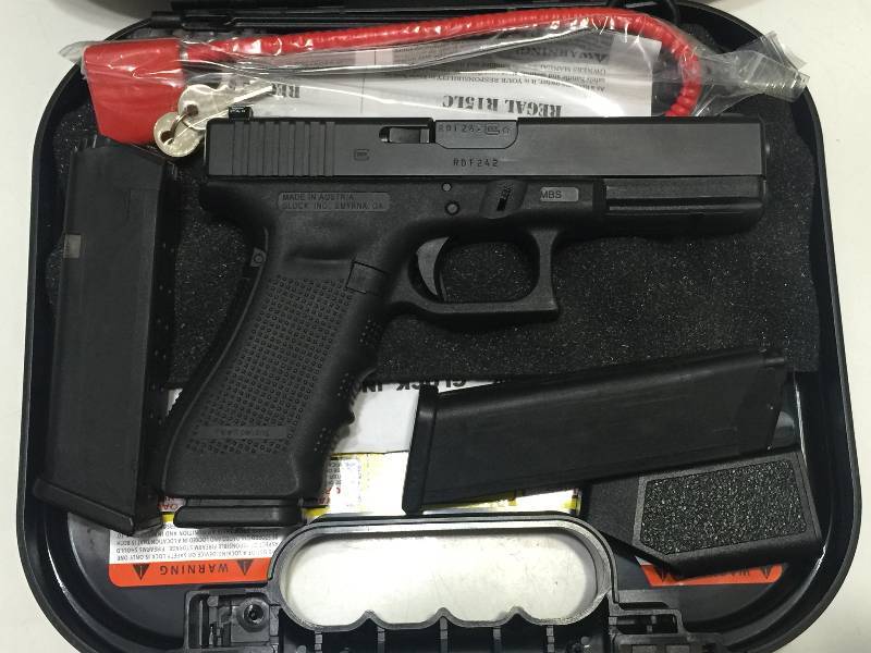 Glock 22 Gen 4 Semi-auto .40 cal Pistol