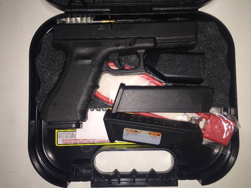 Glock 22 Gen 4 Semi-auto .40 cal Pistol