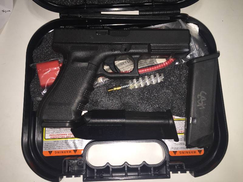 Glock 22 Gen 4 Semi-auto .40 cal Pistol