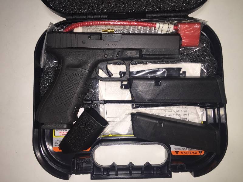 Glock 22 Gen 4 Semi-auto .40 cal Pistol