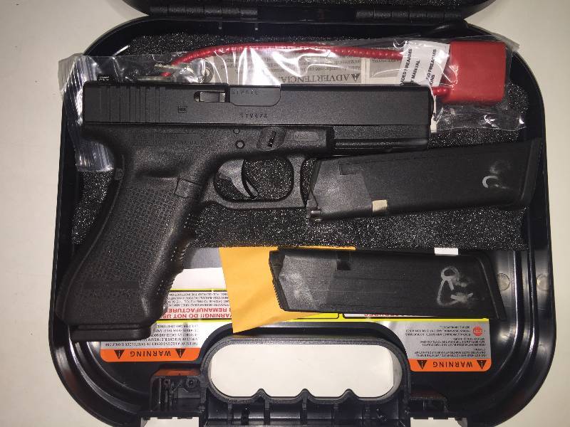 Glock 22 Gen 4 Semi-auto .40 cal Pistol