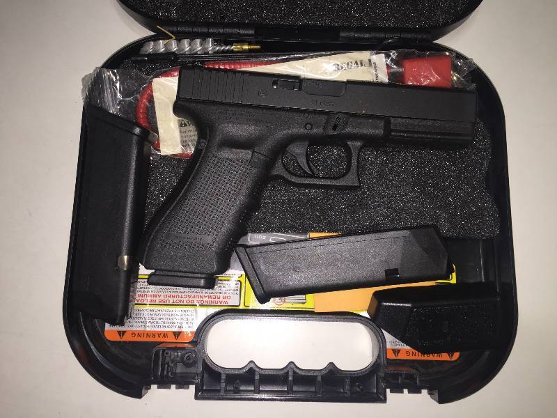 Glock 22 Gen 4 Semi-auto .40 cal Pistol