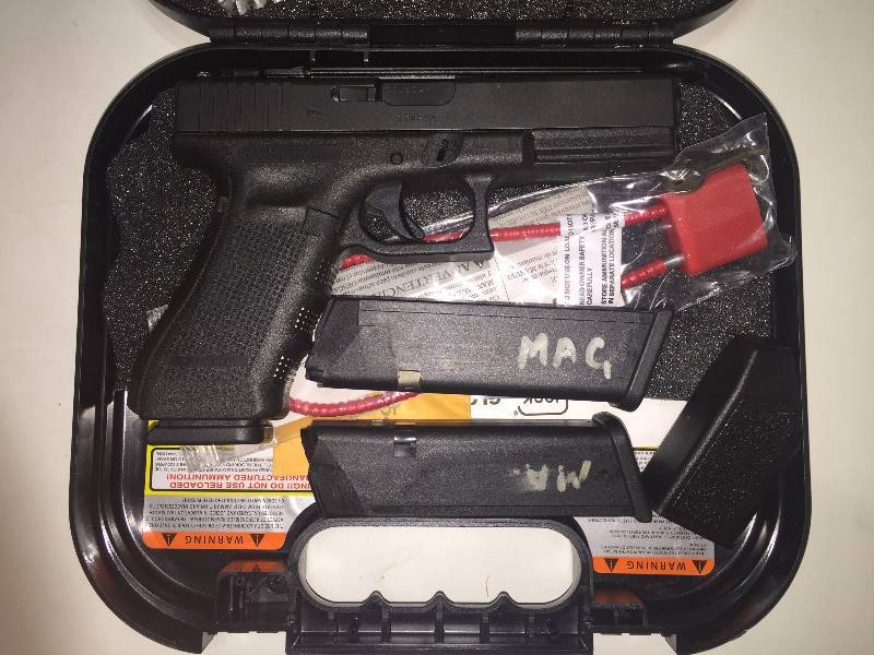 Glock 22 Gen 4 Semi-auto .40 cal Pistol