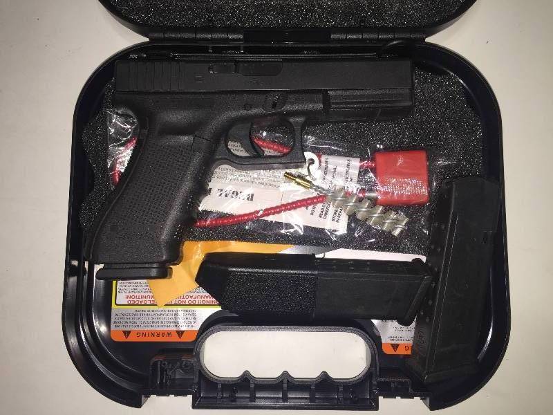 Glock 22 Gen 4 Semi-auto .40 cal Pistol