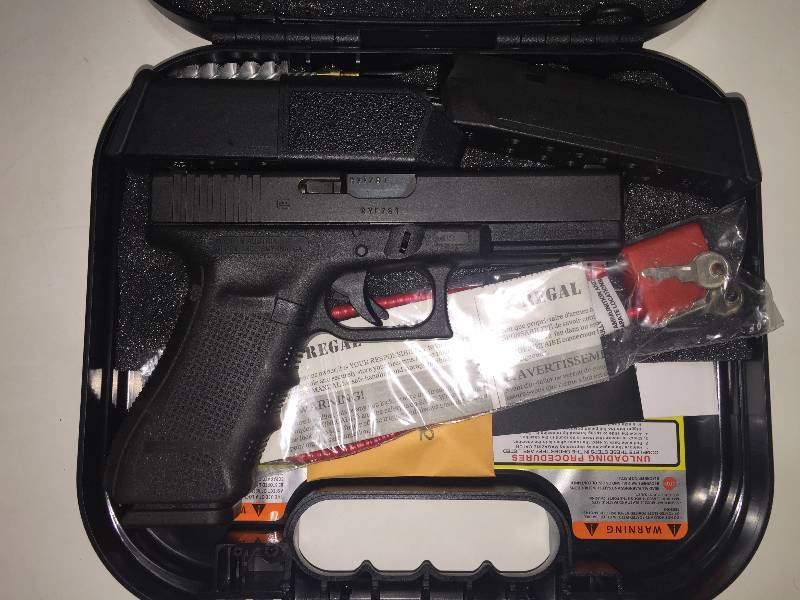 Glock 22 Gen 4 Semi-auto .40 cal Pistol