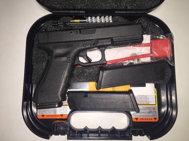 Glock 22 Gen 4 Semi-auto .40 cal Pistol