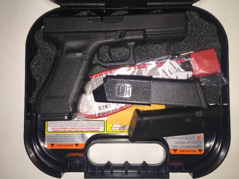 Glock 22 Gen 4 Semi-auto .40 cal Pistol