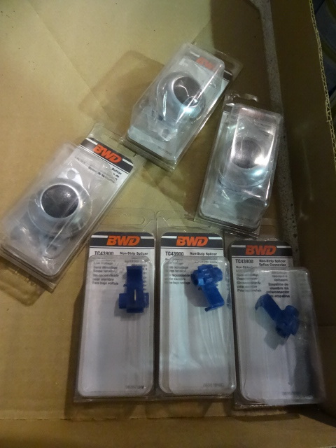 NEW Qty 3 Horn Buttons plus Non Strip Splice Connectors