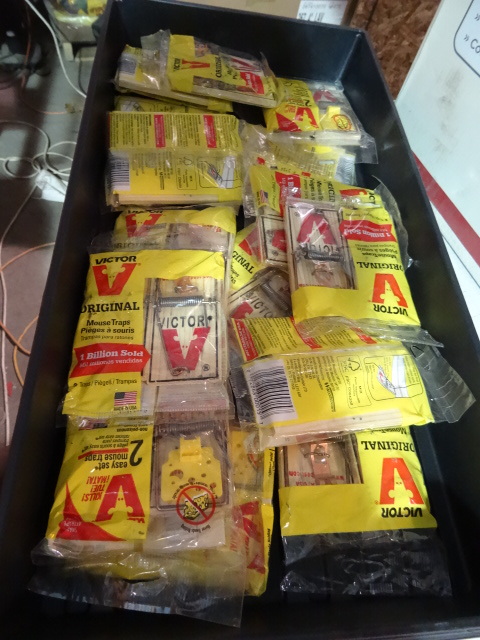 NEW Qty 15 Packs (2 ea) Victor mouse Traps Total 30 traps