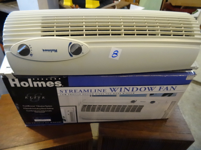 lot 8 image: Window fan