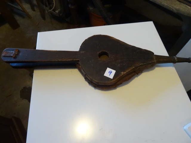 lot 9 image: Vintage bellows
