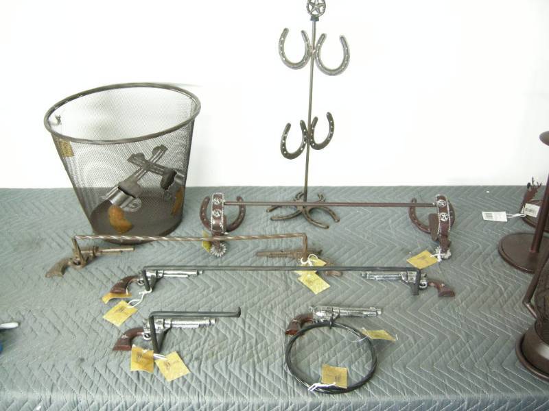 Western Pistol Bathroom Accessories
