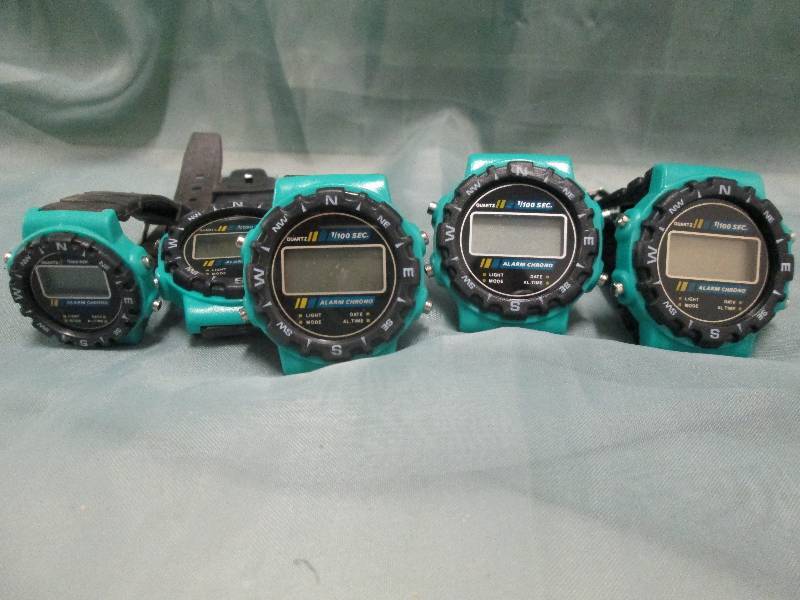 lot 1 image: Lot of 5 Wrist watches...