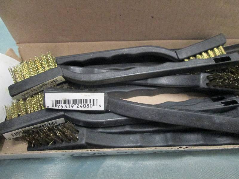 lot 11 image: 12 wire scrape brushes...