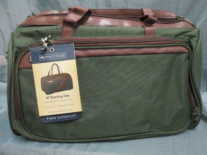 lot 53 image: Protg 18 Boarding Tote Green w...